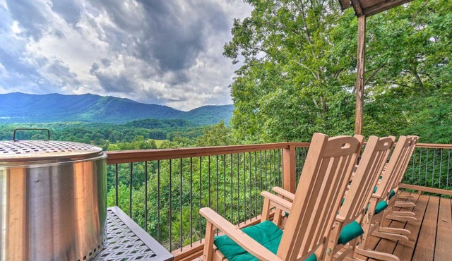 Townsend Retreat with Deck and Private Hot Tub!