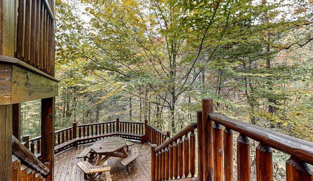 Upscale Cabin W Hot Tub, Sleeps 22・Game Room・Pool