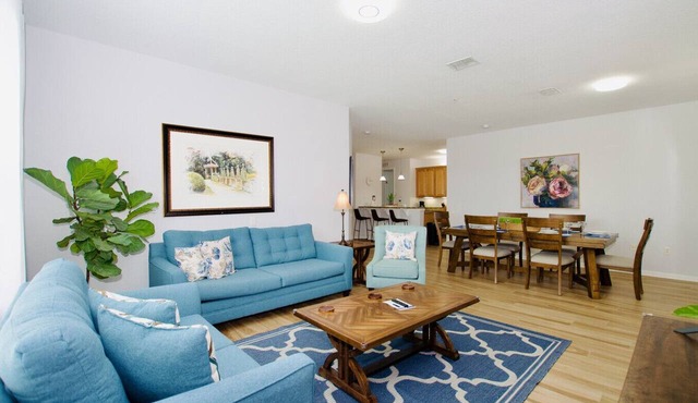Vista Cay at Epic Universe : Luxury 4 bedroom condo