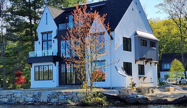 VRBO Top 10 - Copley's Lakefront Cottage and Guest House on its own Peninsula
