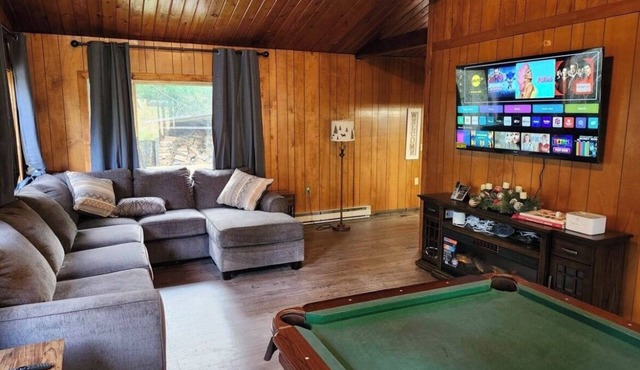 Water front Cabin Retreat ✨️ A Vacation Wonderland ✨️