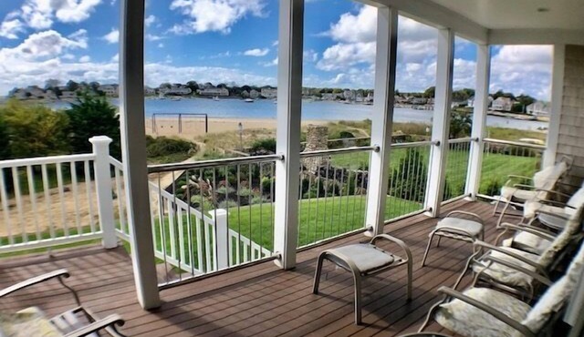 Waterfront Grandeur on Bayview Beach (2198)