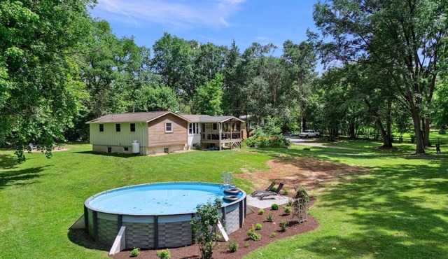 Waterfront Home With Pool, Outdoor Covered Bar Space, Hot Tub, Propane grill and Fire Pit, Starlink