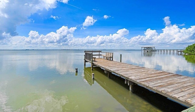 Waterfront Oasis - Private Pier, Walk to Beach!