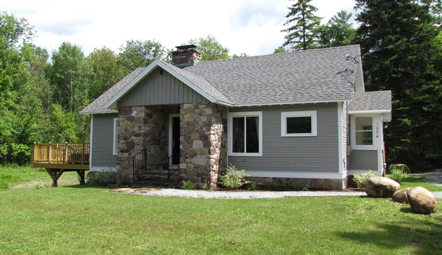 Whiteface Mtn/Wilmington, NY~Hot Tub, Gas Fireplace, 2 Minutes to Whiteface!