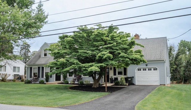 Willowdale Cottage * Hot Tub * Close to Attractions