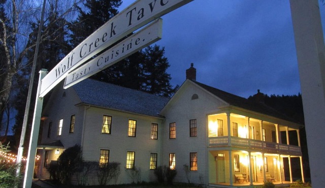 Wolf Creek Inn & Tavern