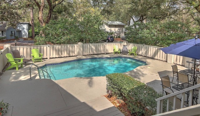 WONDERFUL SEA PINES HOME WITH PRIVATE POOL, MINUTES TO THE BEACH -5 Cotton Lane