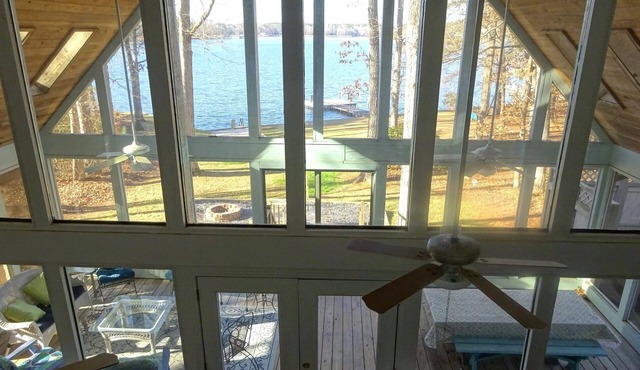 WOW views@Lake Oconee! Pvt Dock! Grill! Firepit! Hot-tub! Canoe! PetsOK!