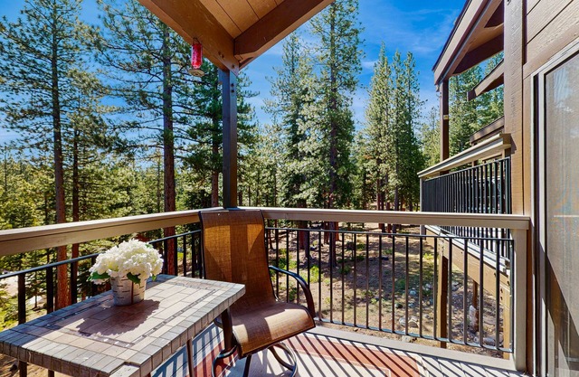 Horn Lodge Truckee 