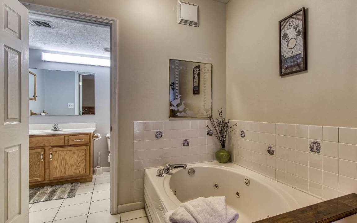 Photo of Bathroom in Pigeon Forge