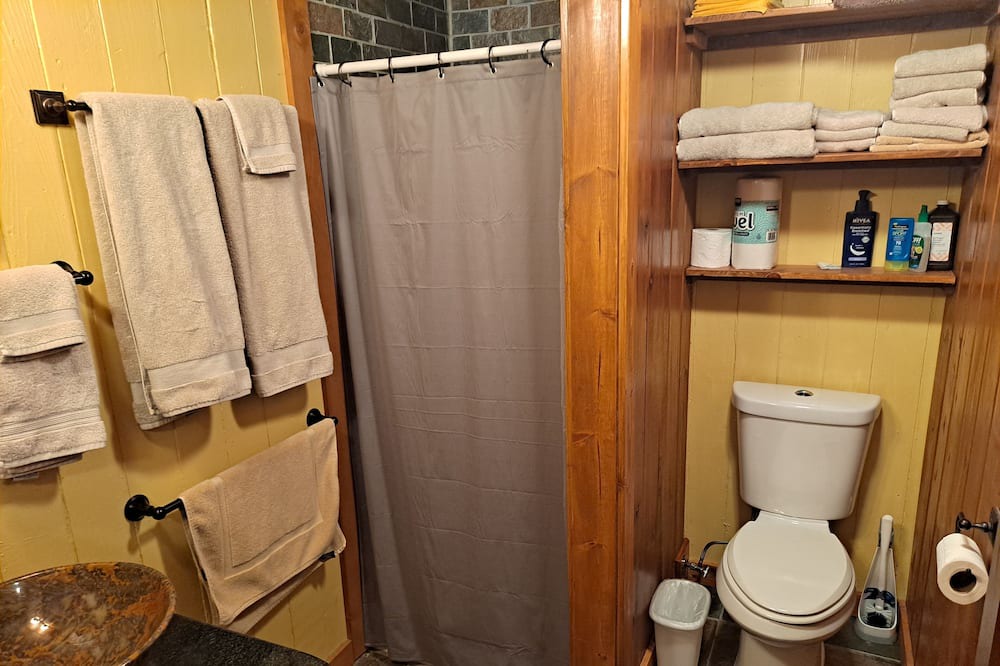 Photo of Bathroom in Gold Bar