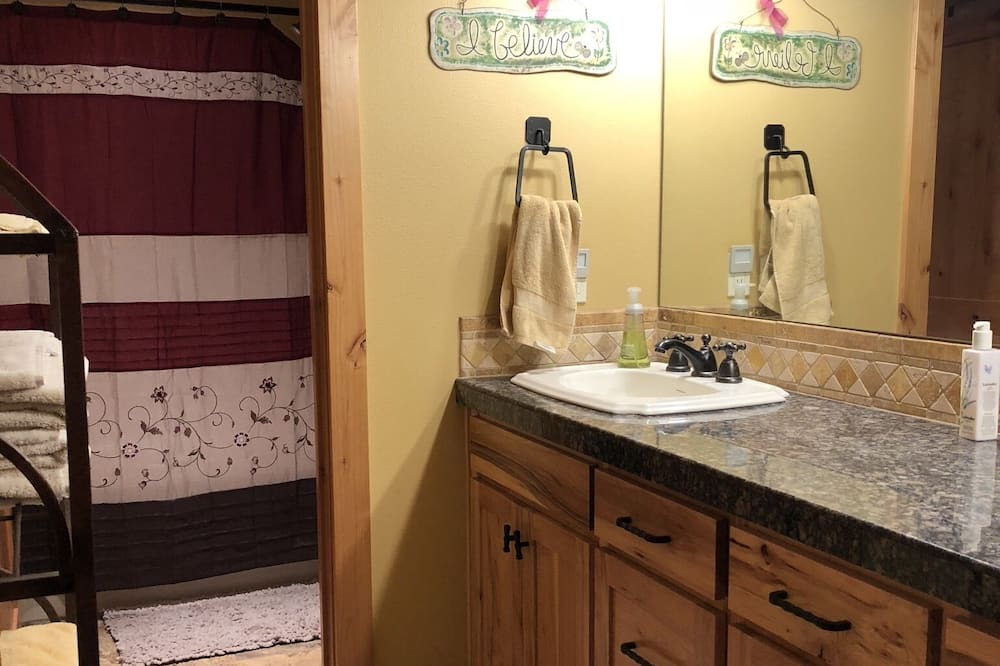 Photo of Bathroom in Crooked River Ranch