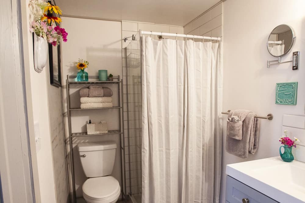 Photo of Bathroom in Alden