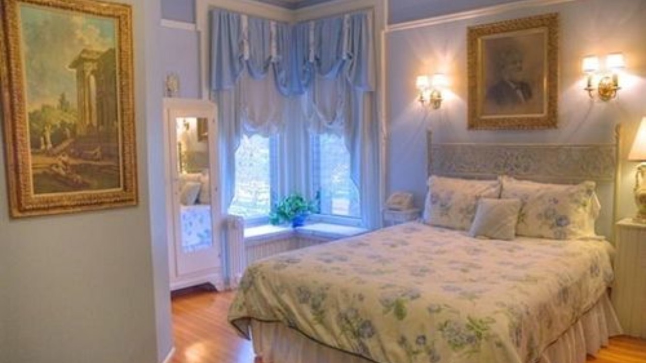 Photo of Bedroom in West Washington