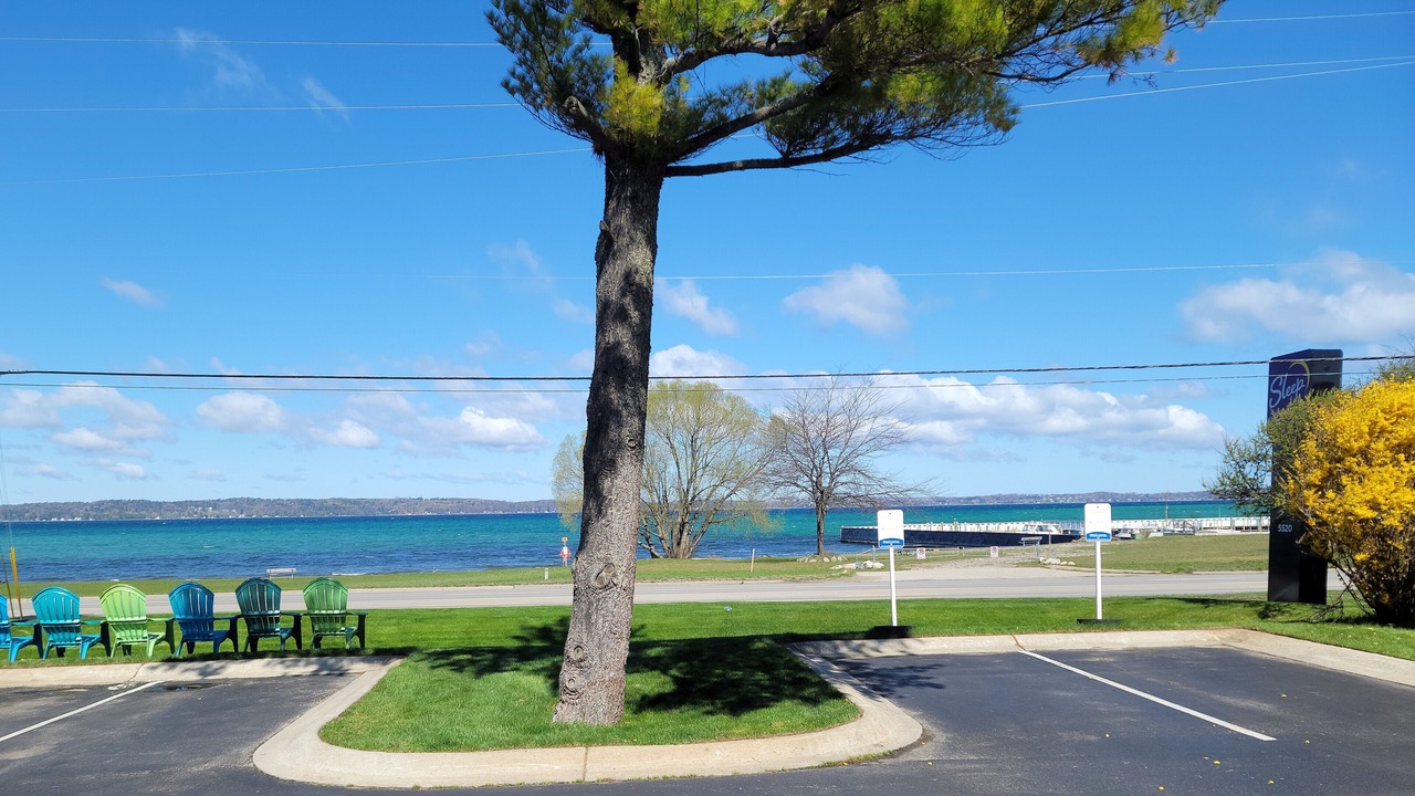 Photo of Outdoor in Acme