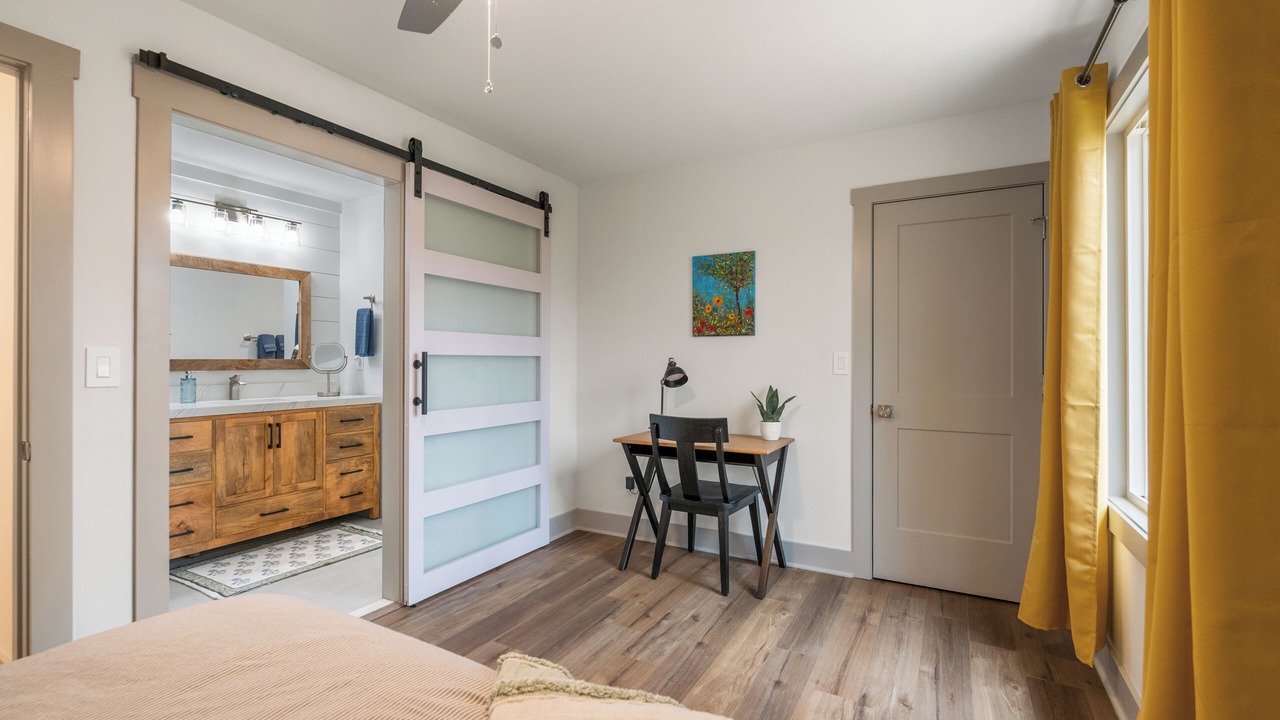 Photo of Bedroom in Roswell