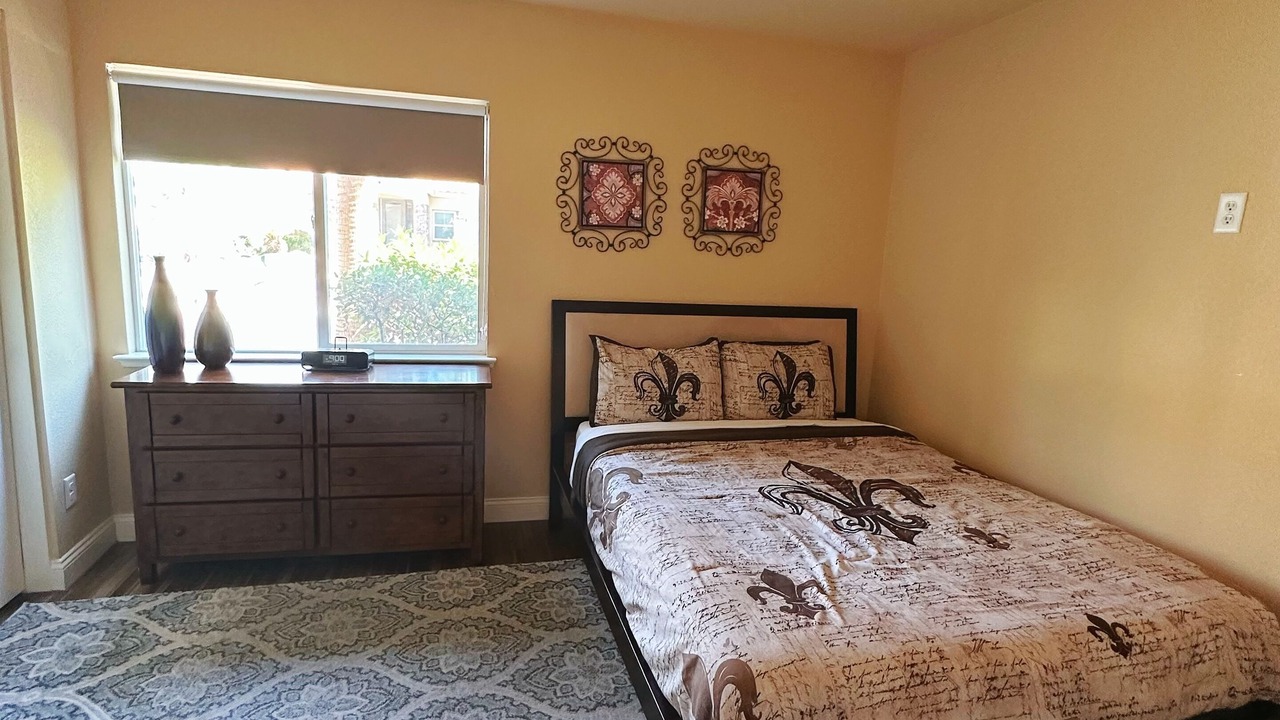 Photo of Bedroom in Enterprise