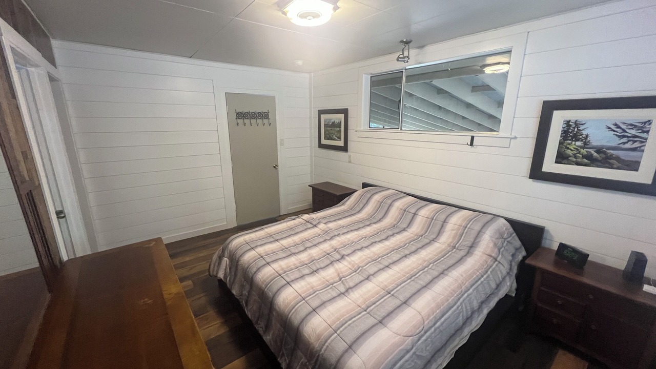 Photo of Bedroom in Lake Roesiger