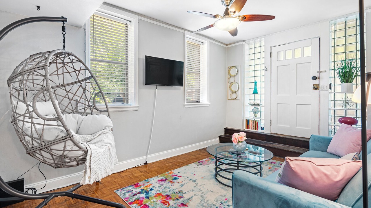 Photo of Livingroom in Virginia Highland