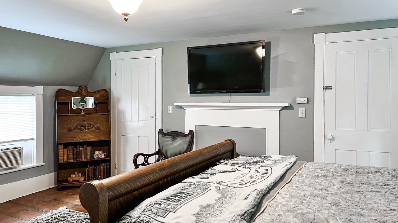 Photo of Bedroom in Winchendon