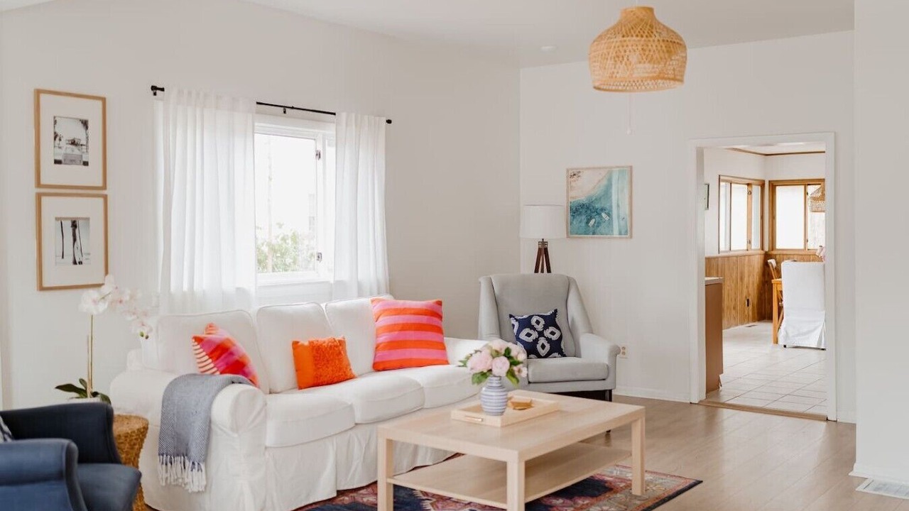Photo of Livingroom in Grand Beach