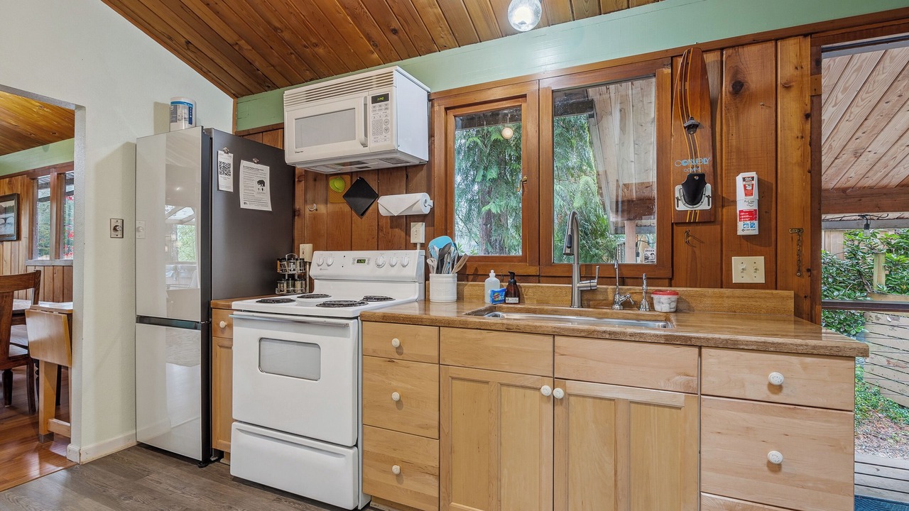 Photo of Kitchen in Gold Bar