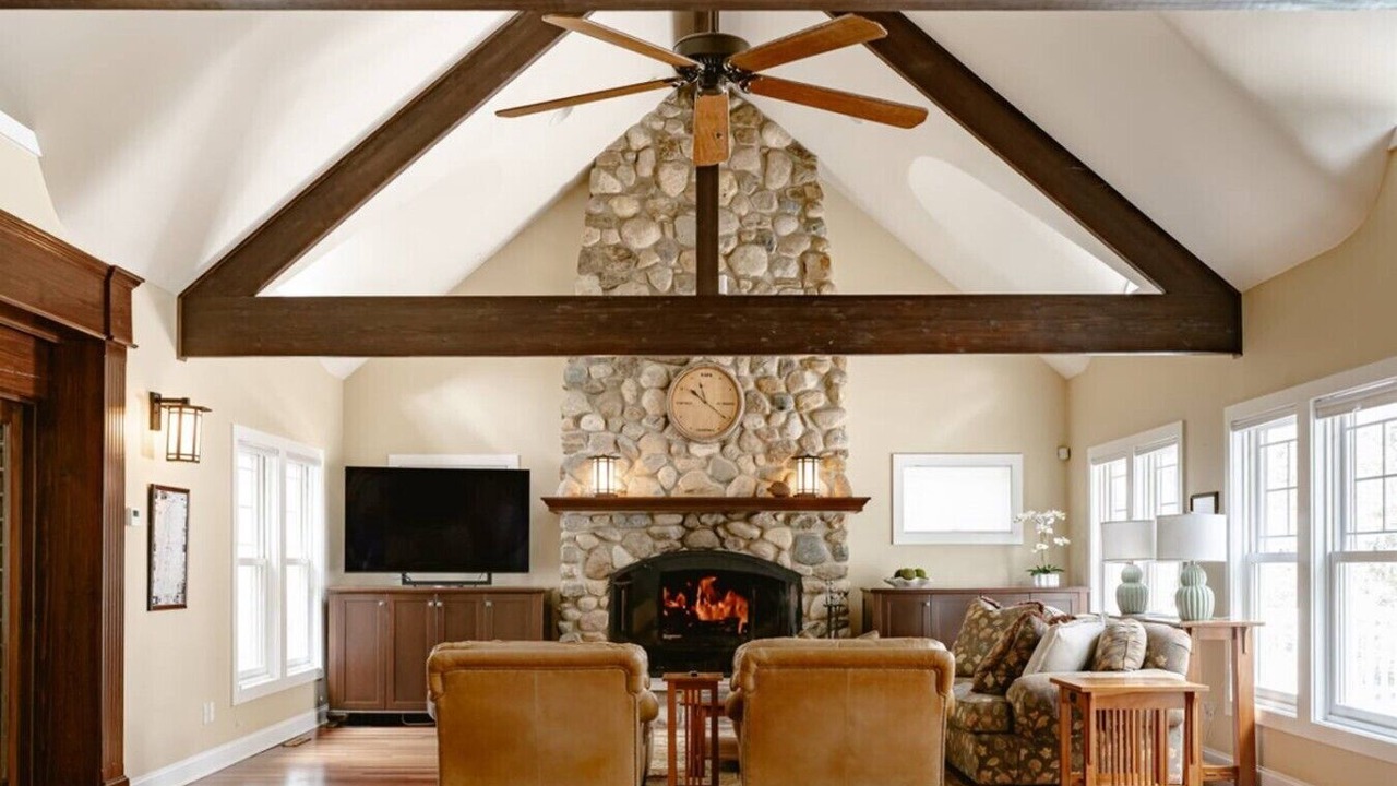 Photo of Livingroom in Grand Beach