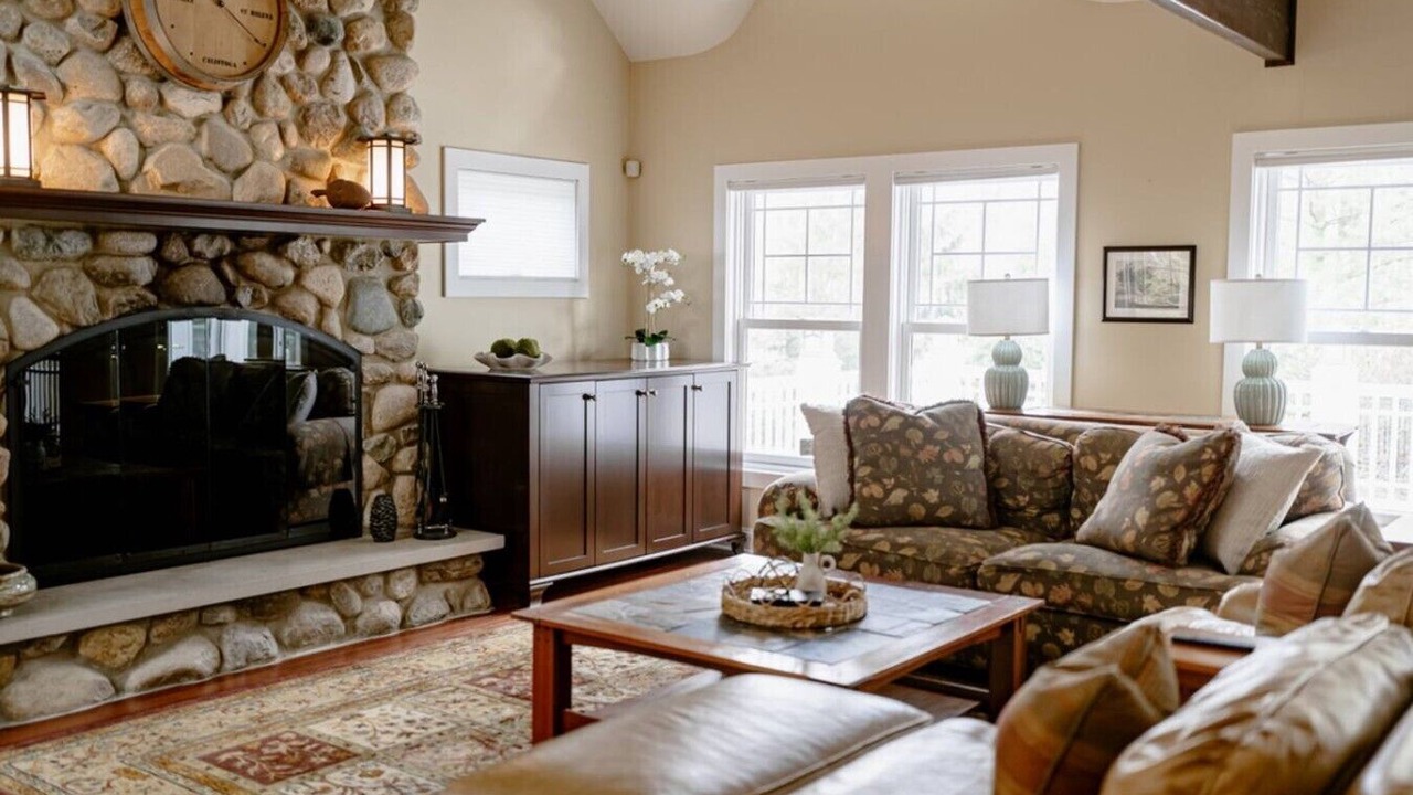 Photo of Livingroom in Grand Beach