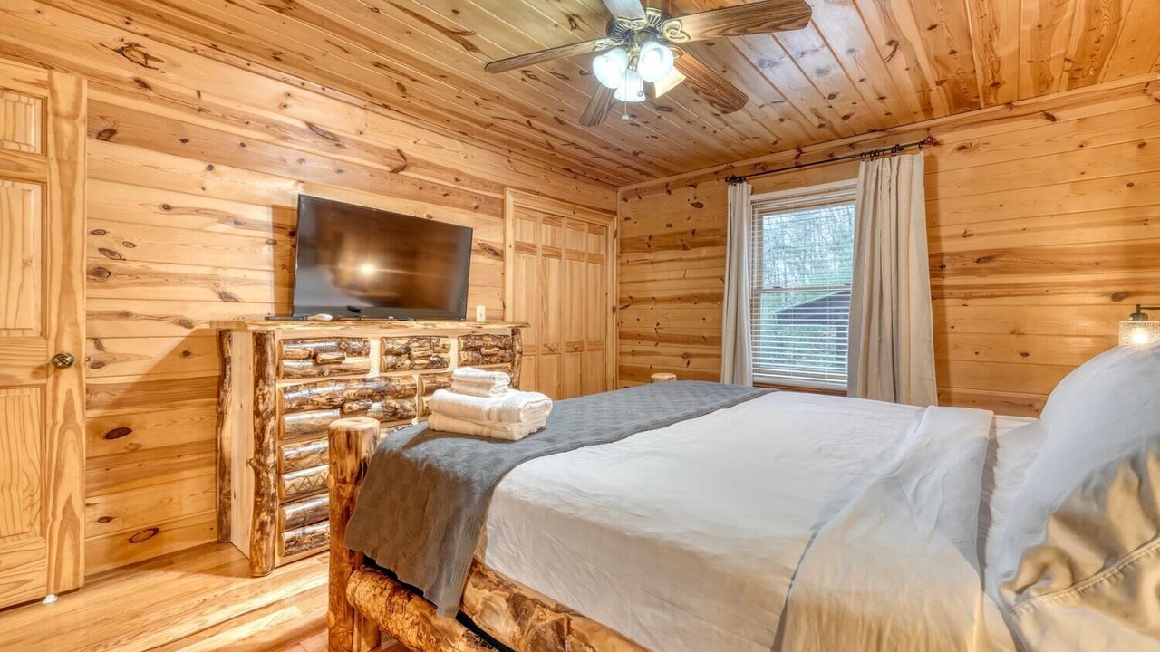 Photo of Bedroom in Suches