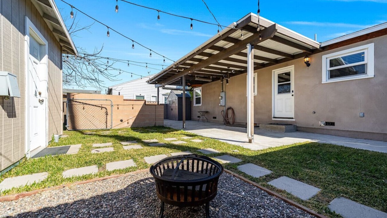 Photo of Patio Balcony in Midway City