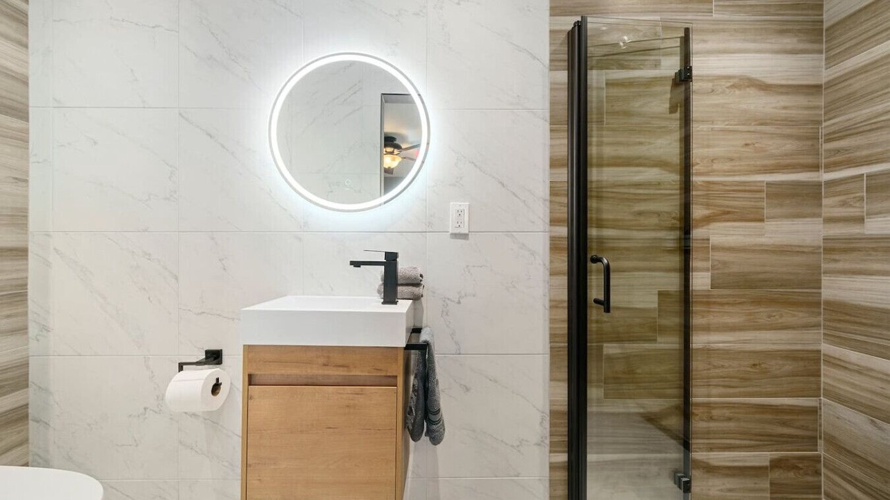 Photo of Bathroom in Midway City