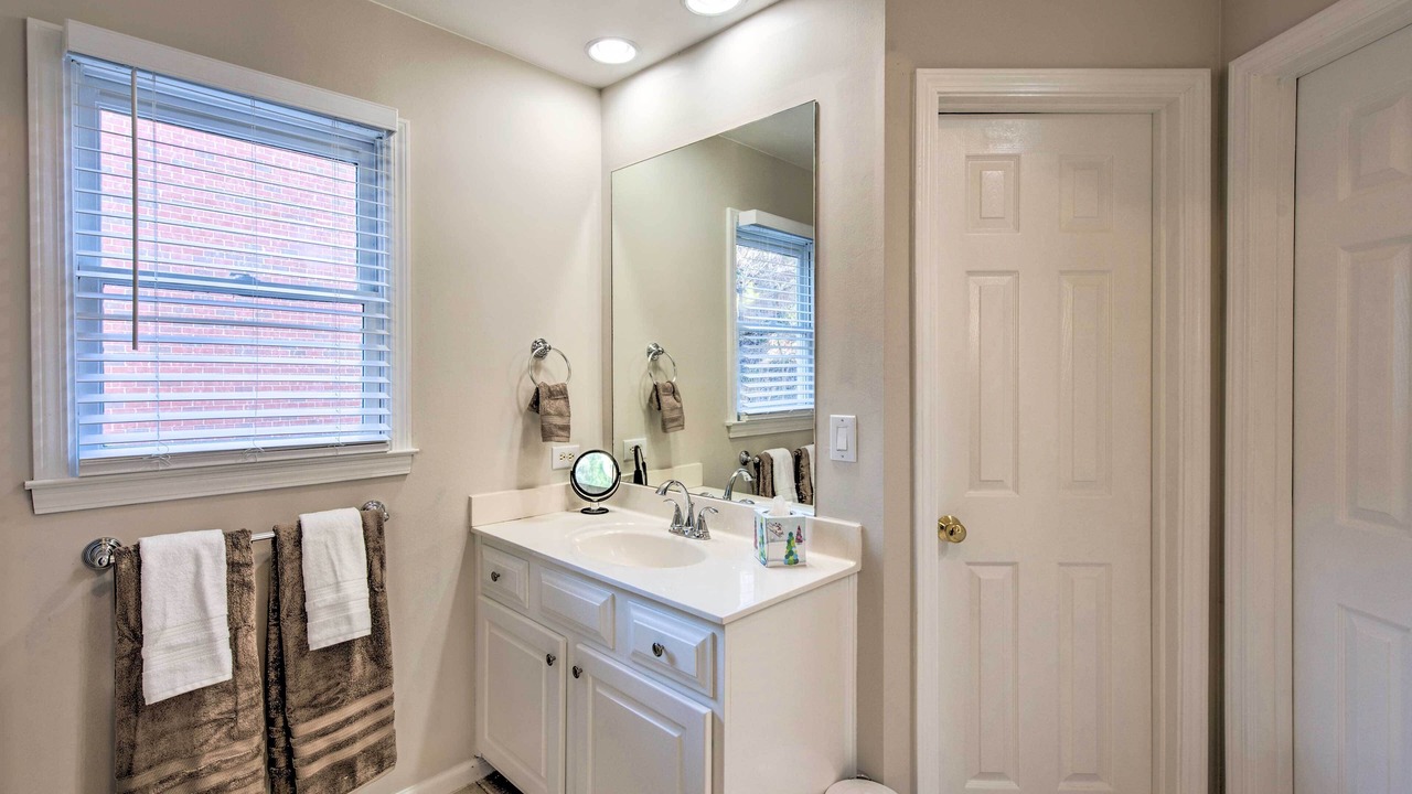 Photo of Bathroom in Mableton