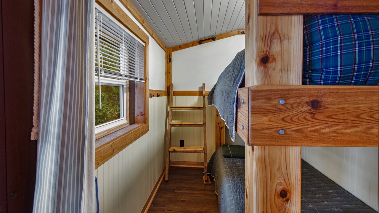 Photo of Bedroom in Interlochen