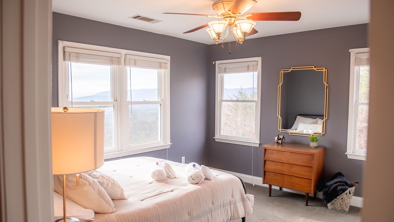 Photo of Bedroom in Dahlonega
