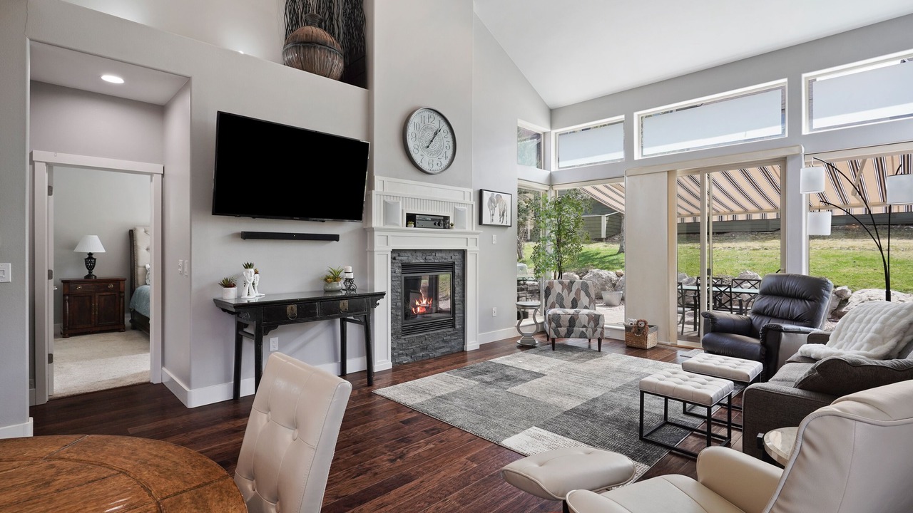 Photo of Livingroom in Redmond