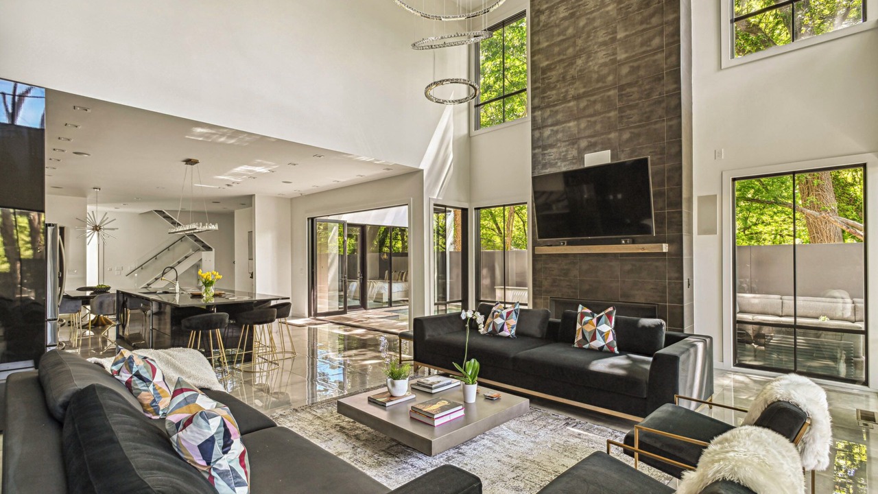Photo of Livingroom in Westside