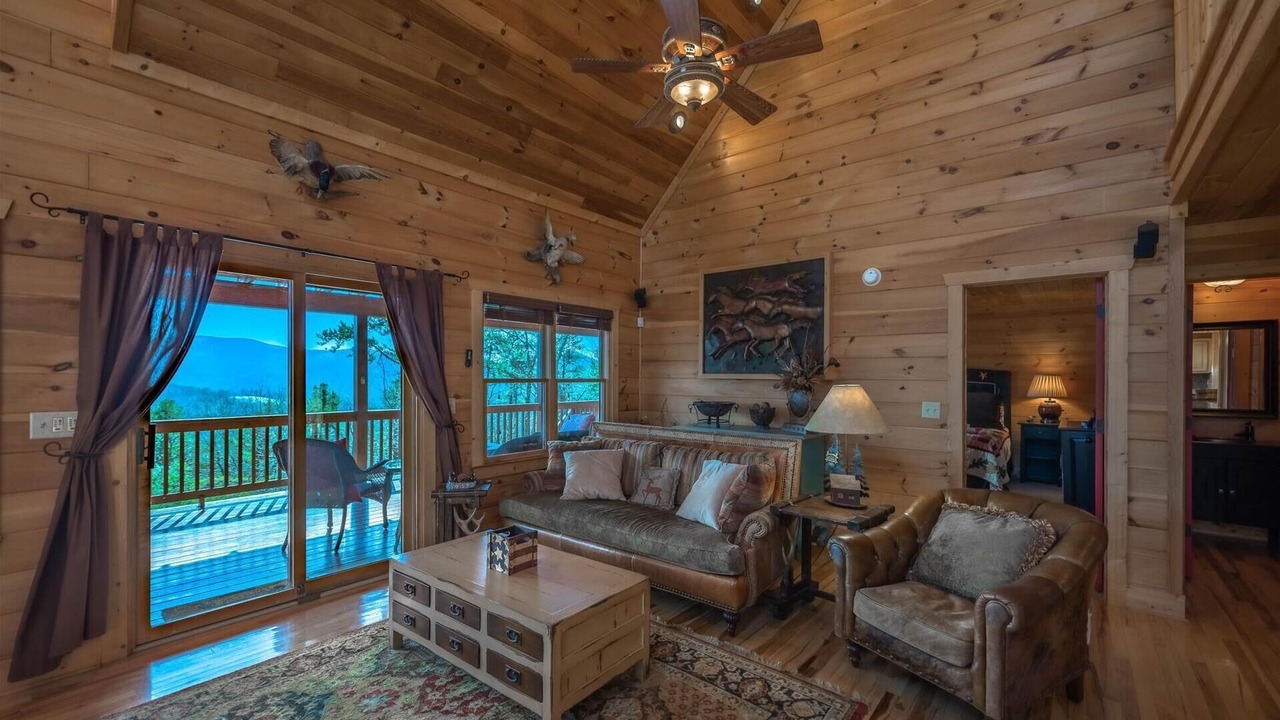 Photo of Livingroom in Ellijay
