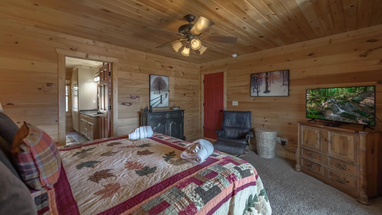 Photo of Bedroom in Ellijay