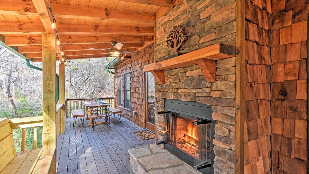 Photo of Livingroom in Ellijay