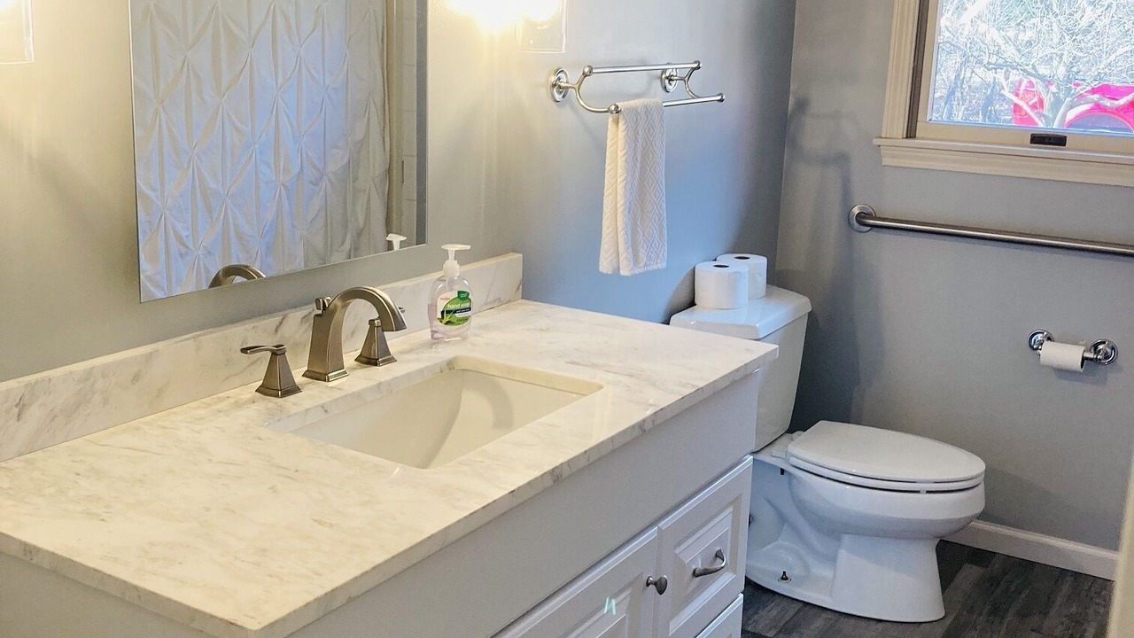 Photo of Bathroom in Mishawaka