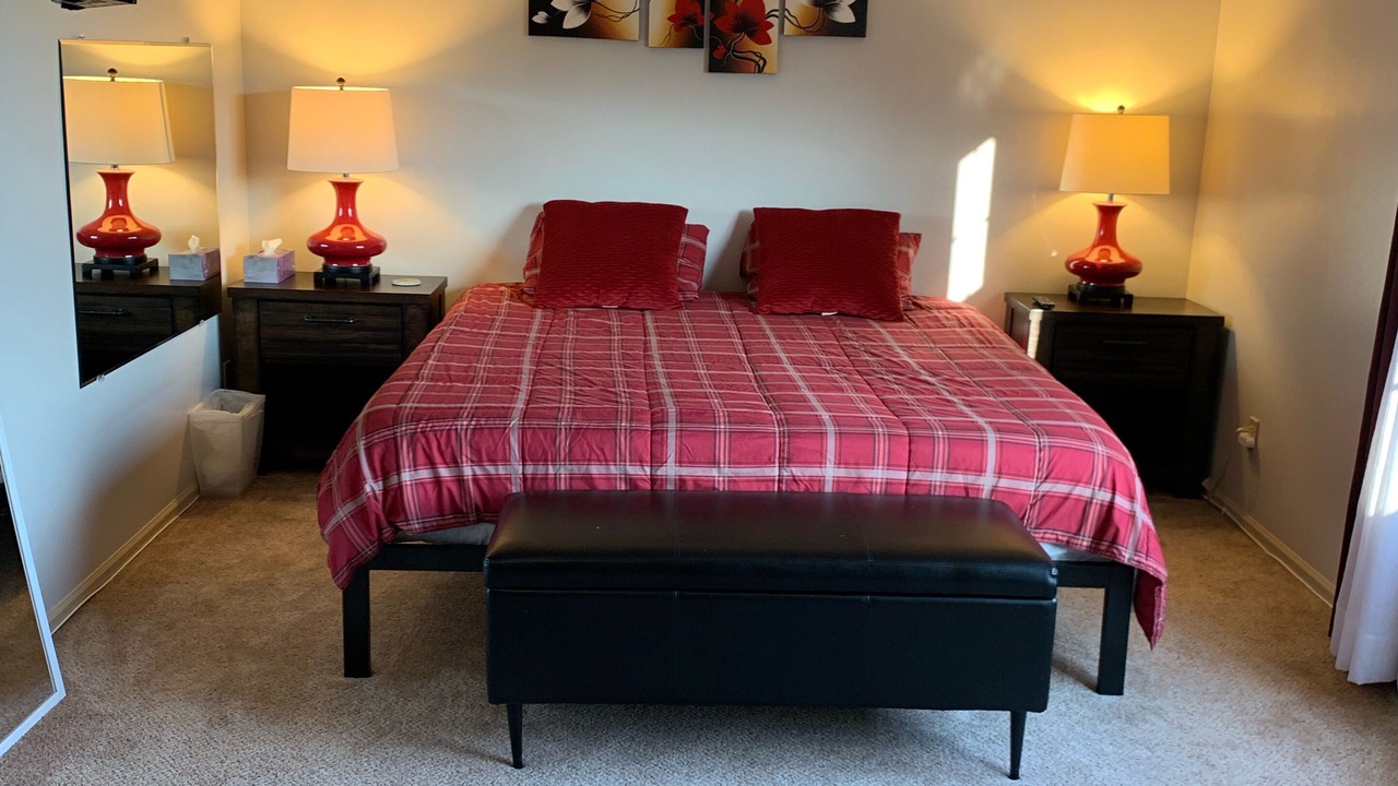 Photo of Bedroom in Acme