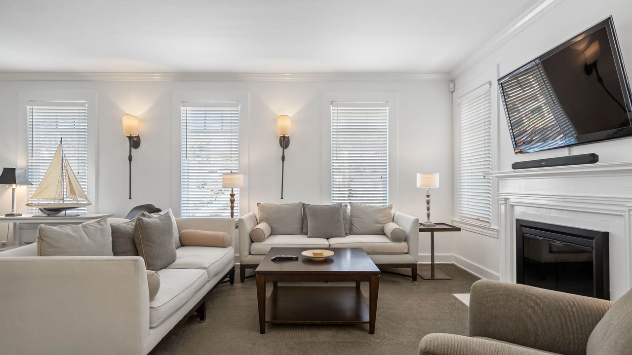 Photo of Livingroom in Brookwood