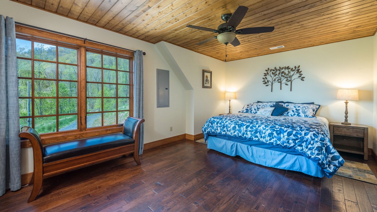 Photo of Bedroom in Bakersville