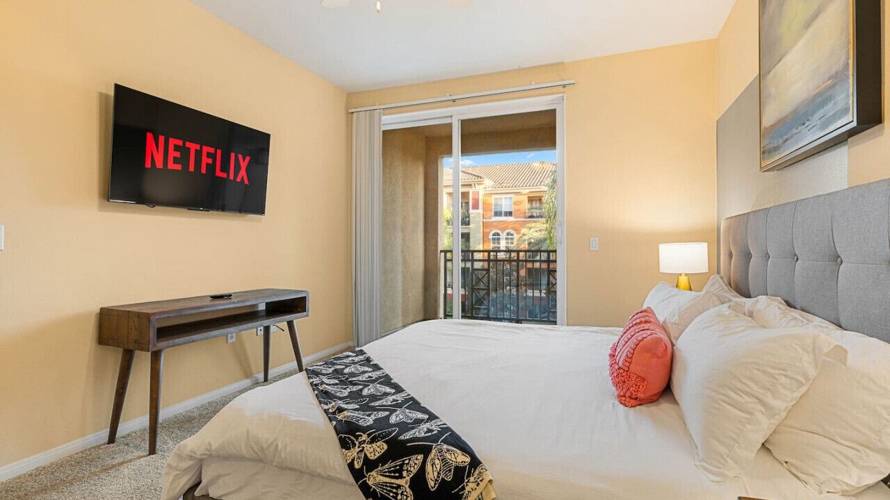 Photo of Bedroom in Orange