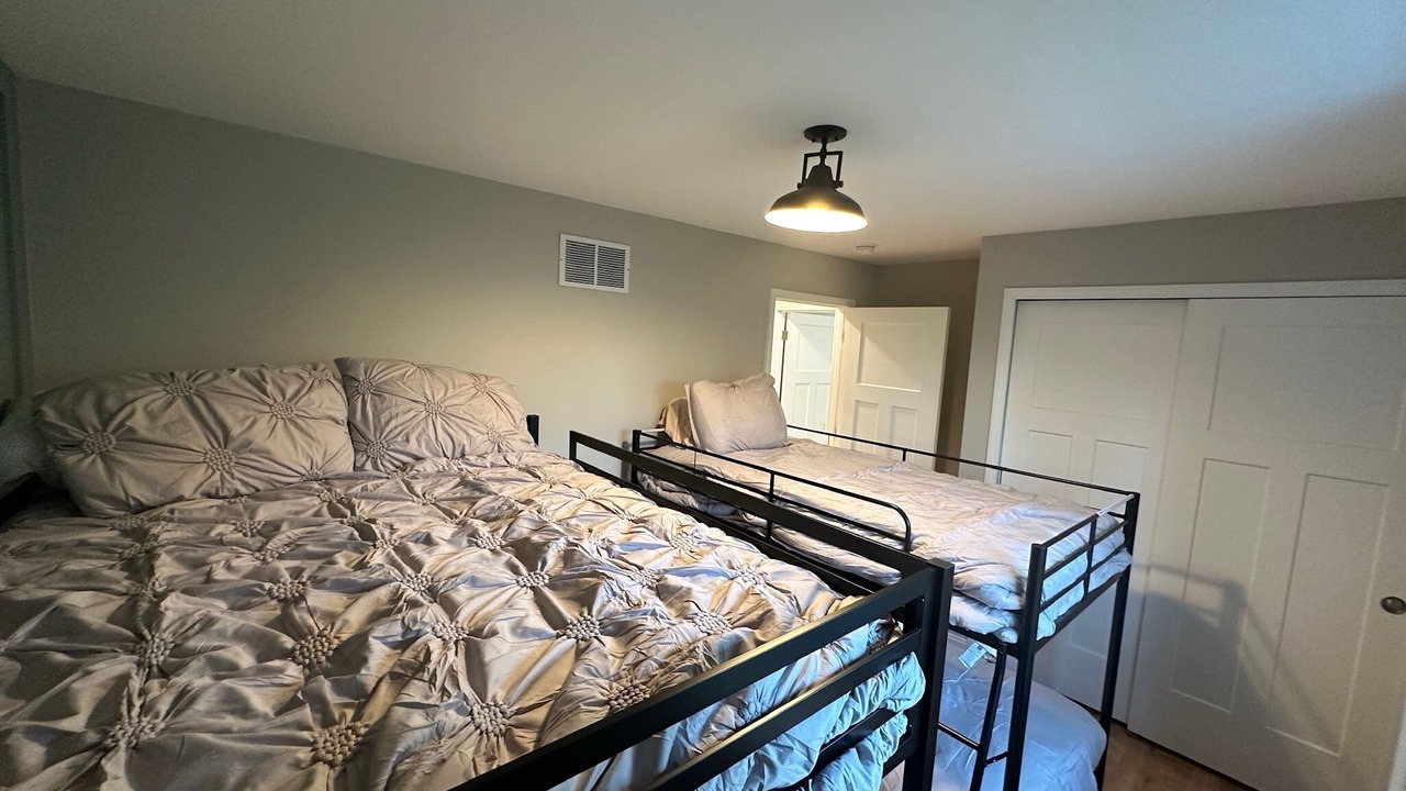 Photo of Bedroom in Sister Lakes