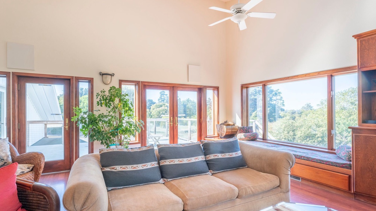 Photo of Livingroom in Fort Bragg