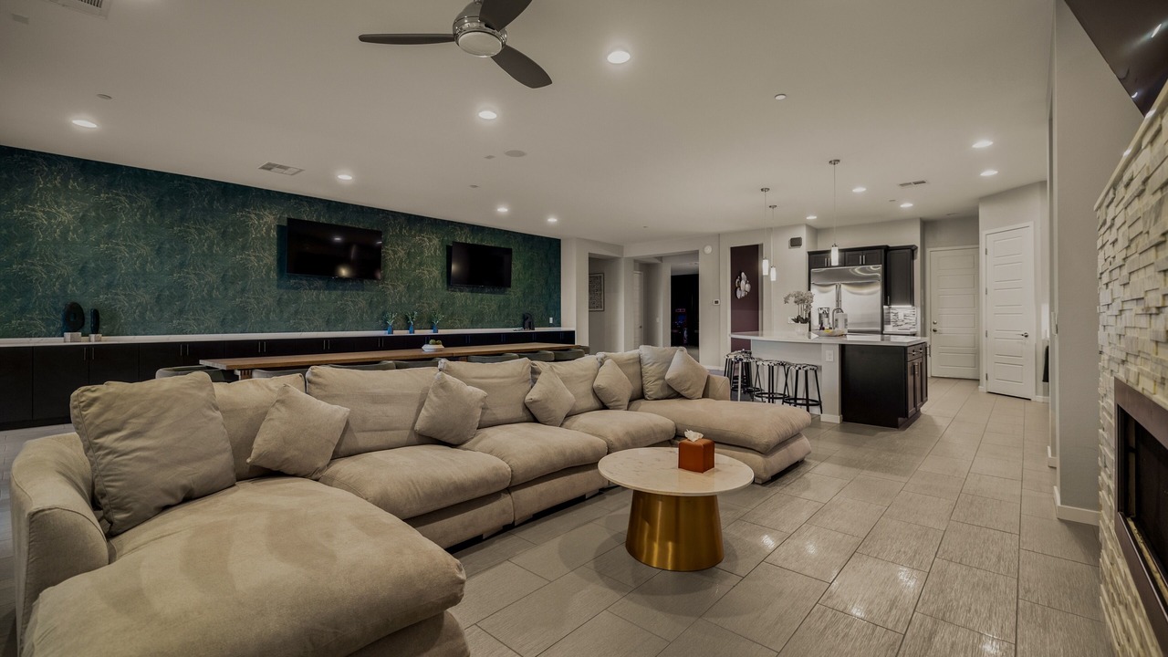 Photo of Livingroom in Enterprise