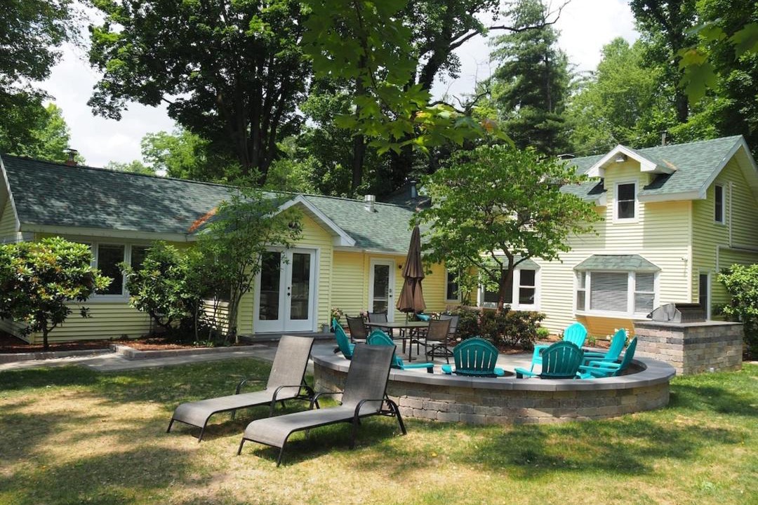 Photo of Buildings in Sister Lakes