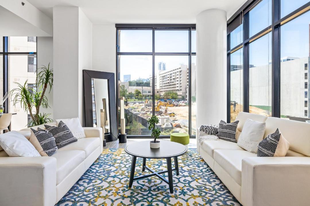 Photo of Livingroom in Buckhead Heights